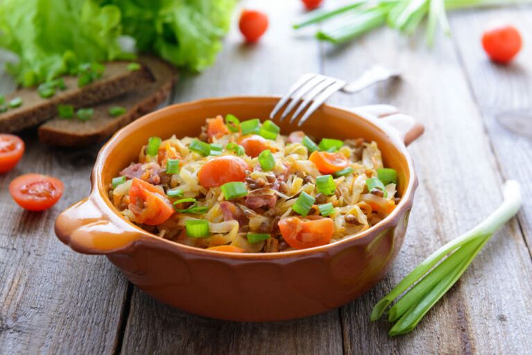 Дотримуючись питної дієти, допускається готувати подрібнене овочеве рагу. 