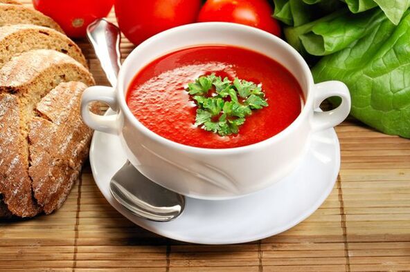 Меню питної дієти можна урізноманітнити супом із помідорів